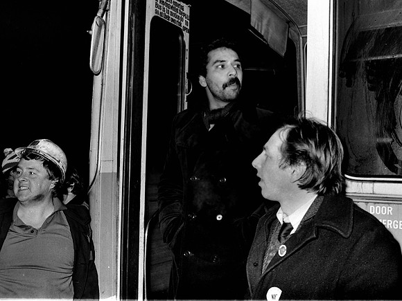 St John's Colliery. 7 March 1985. Lodge secretary Ian Isaac, right, chairman Charlie White, centre