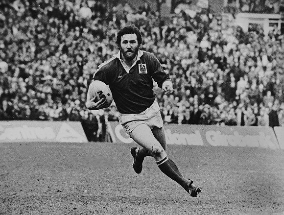 Scarlets legend Ray Gravell in WRU Schweppes Cup action