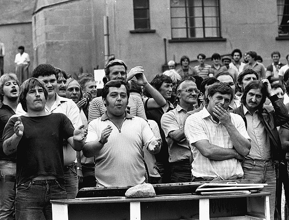 Protestors try to block the road with an old kitchen unit. Blaengarw, August 1984